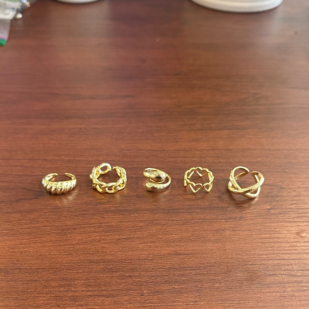 Gold Tone Women’s Variety Pack of 5 rings